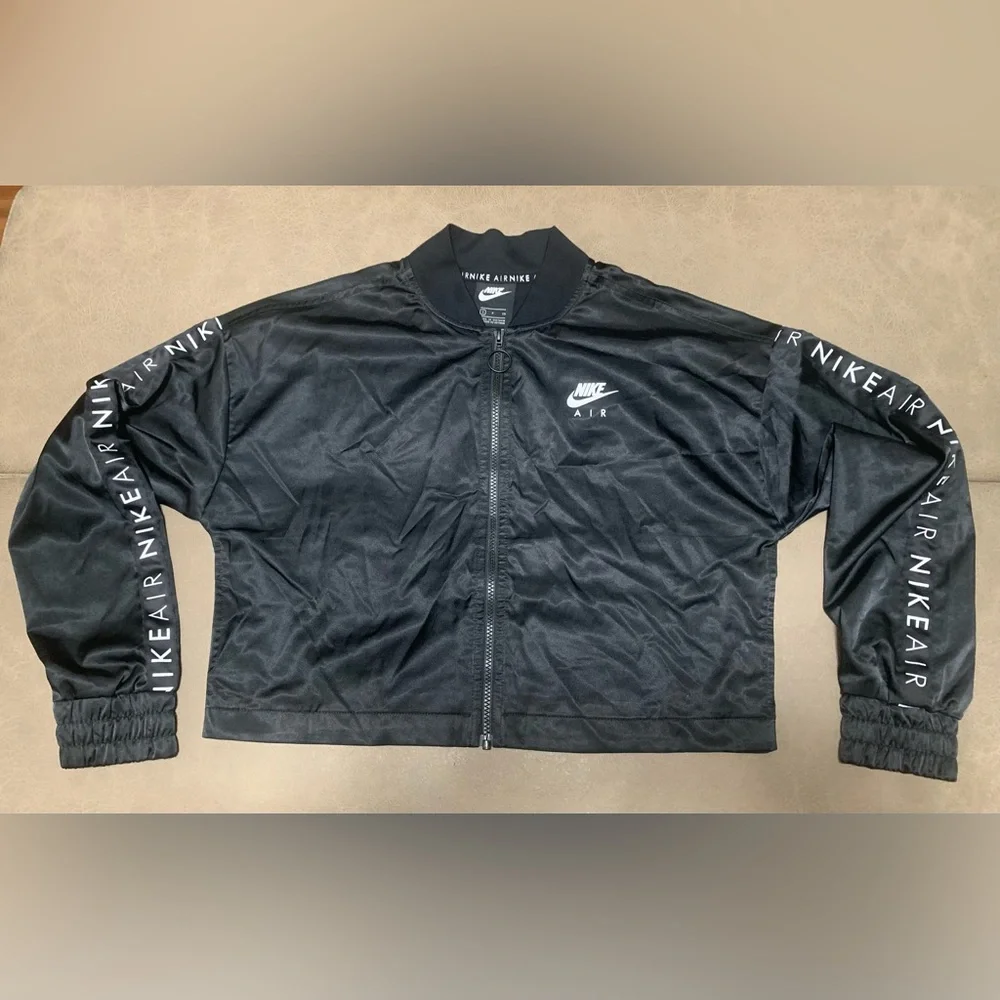 Nike Air Womens Black Satin Crop Zip Up Active Track Jacket NWOT Size Small - Picture 4 of 13